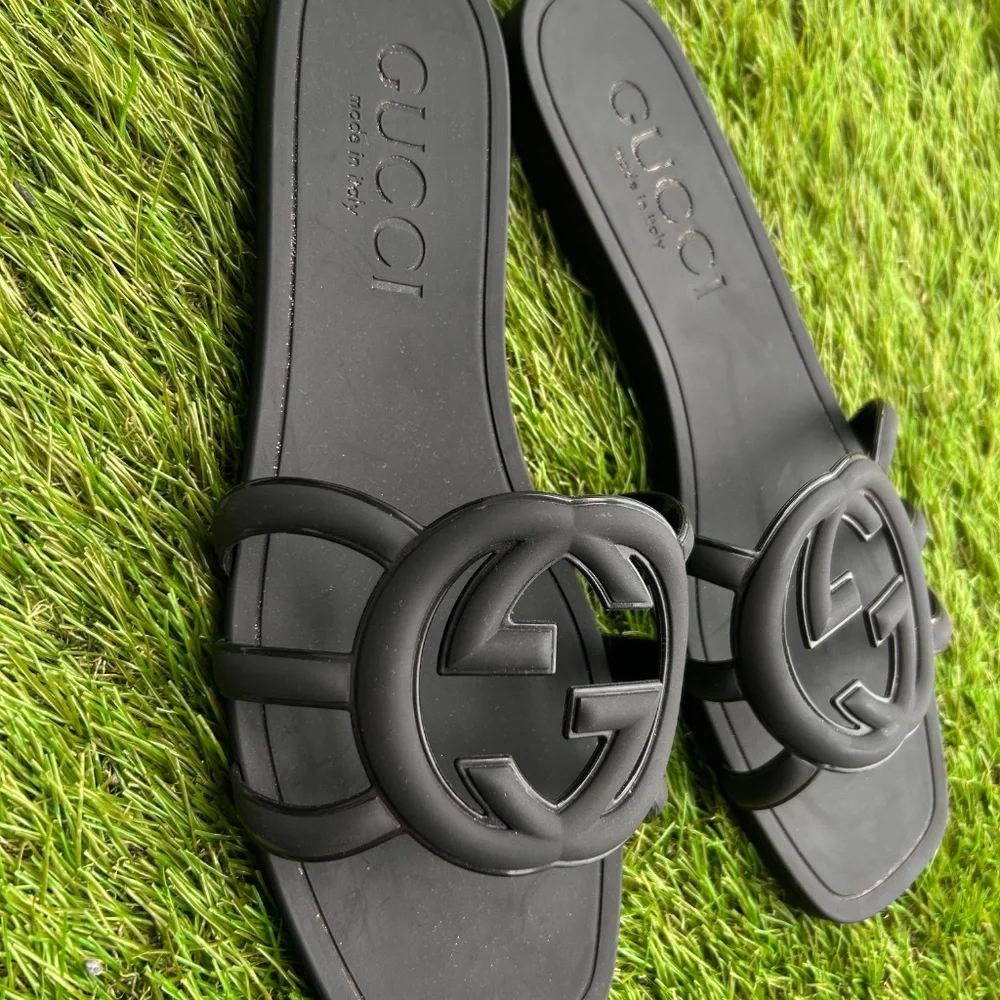 Gucci Interlocking G slide Sandal - Picture 3 of 6